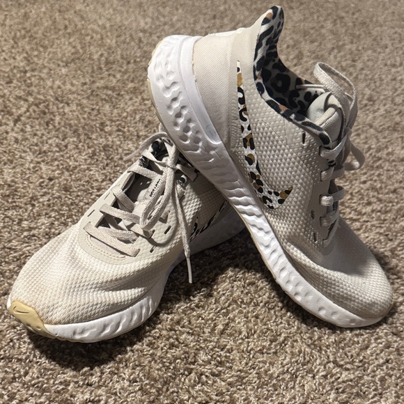Nike Revolution running shoes in cream & animal print (7.5) EUC! - Picture 1 of 13